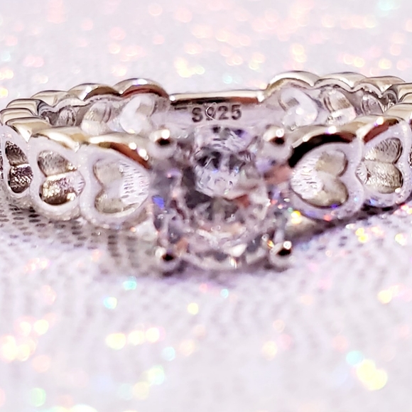 Size 6 Sterling silver CZ Crystal heart ring - Picture 7 of 11